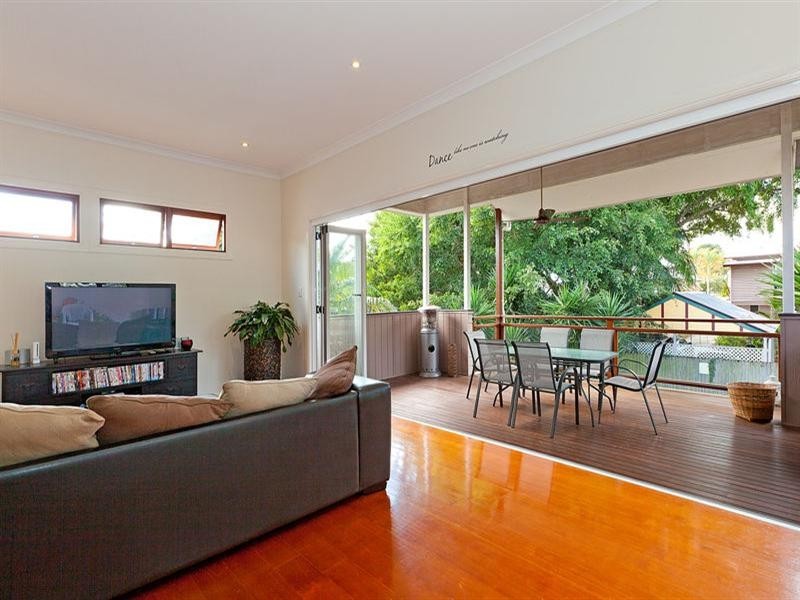 74A Shakespeare Street, Coorparoo QLD 4151