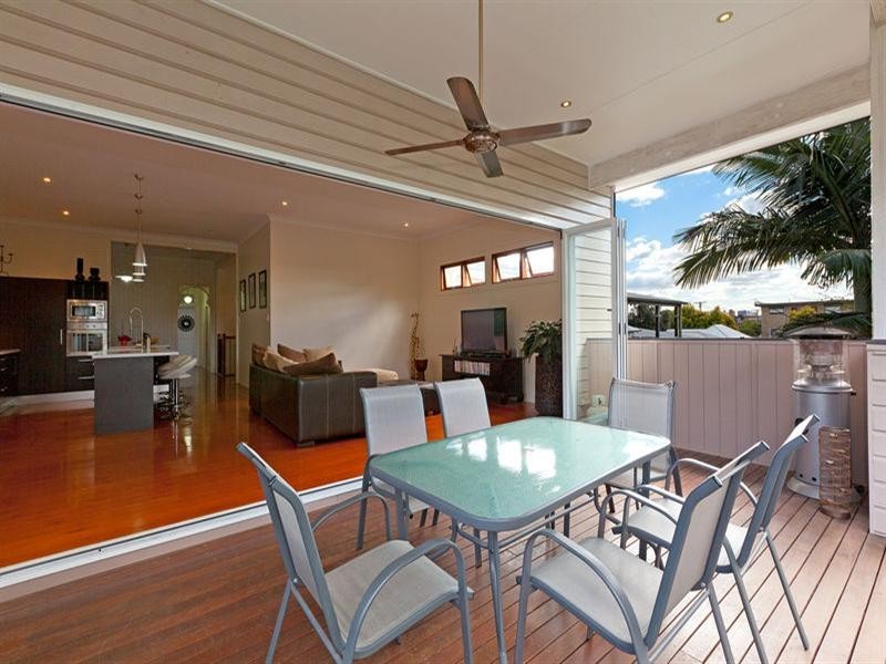 74A Shakespeare Street, Coorparoo QLD 4151