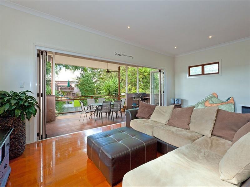 74A Shakespeare Street, Coorparoo QLD 4151