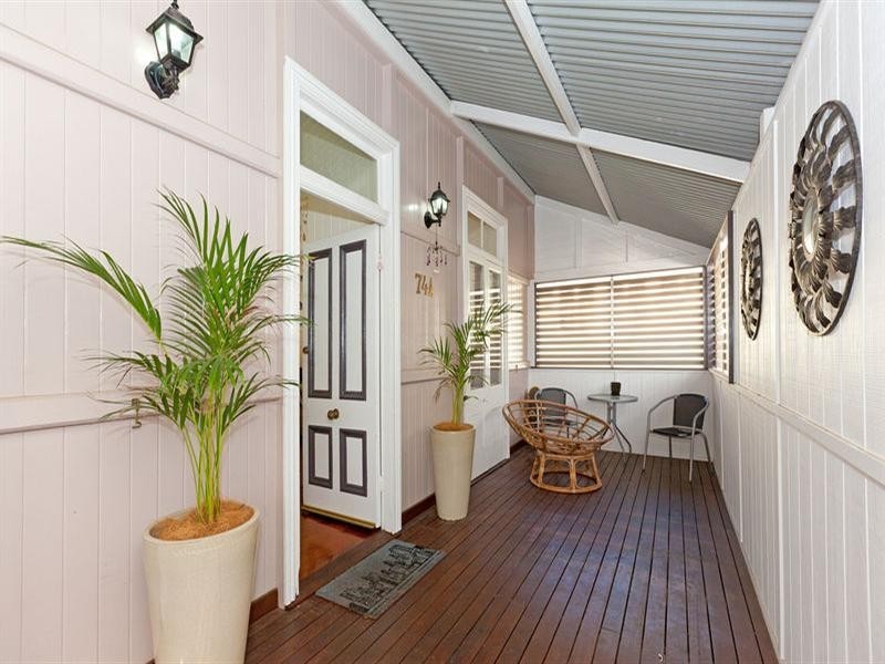 74A Shakespeare Street, Coorparoo QLD 4151