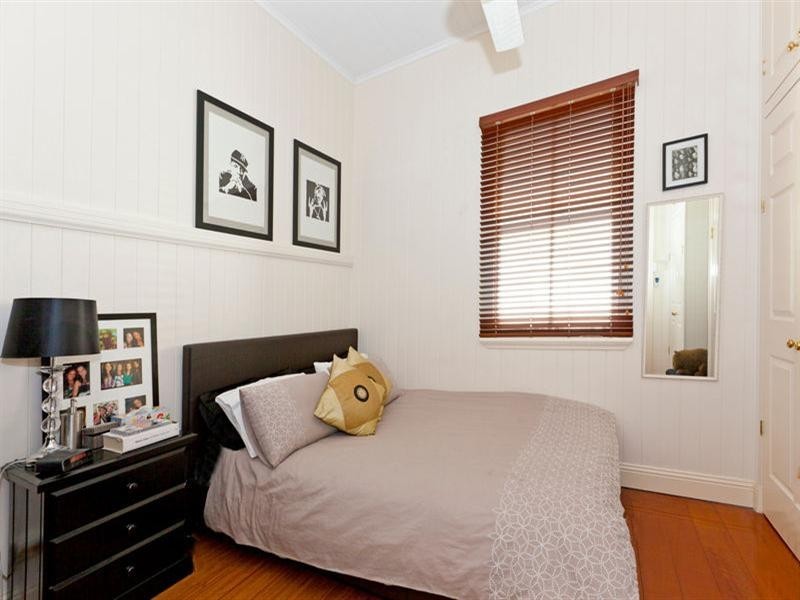 74A Shakespeare Street, Coorparoo QLD 4151