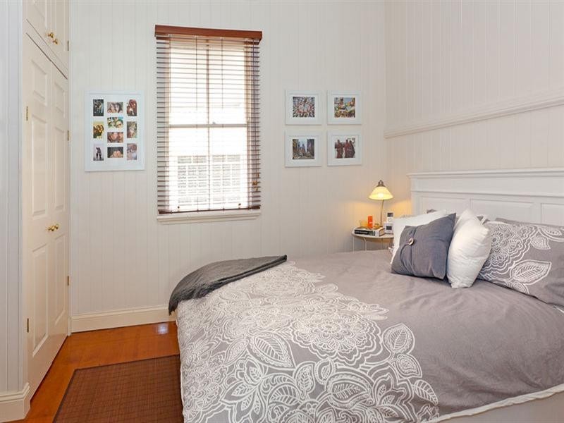 74A Shakespeare Street, Coorparoo QLD 4151