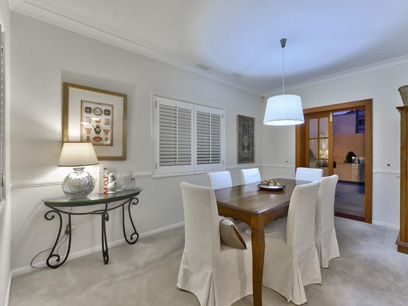 9 Hatherton Crescent, Carindale QLD 4152