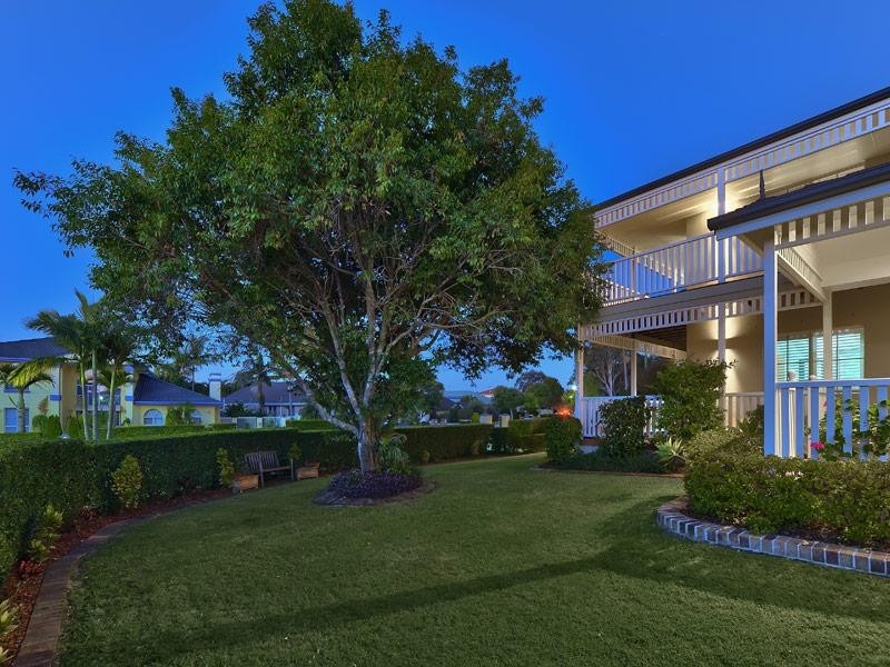9 Hatherton Crescent, Carindale QLD 4152