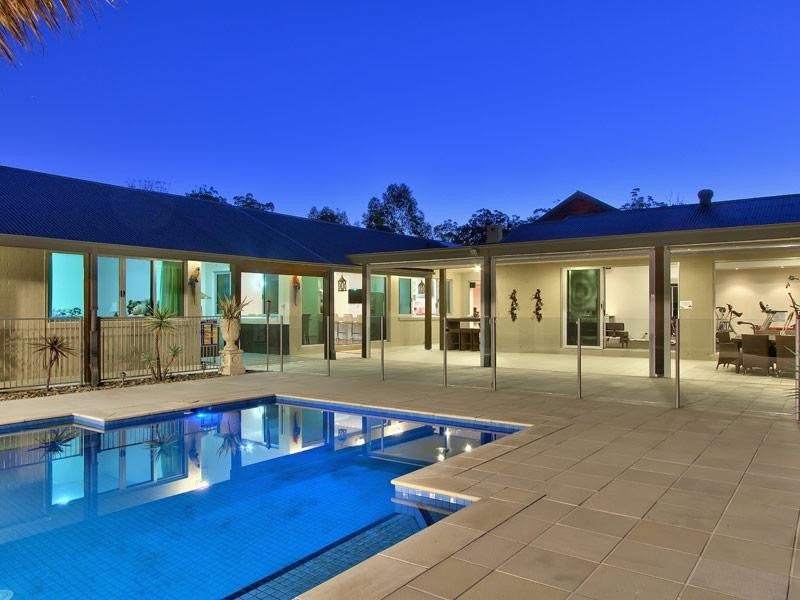 8 Lauren Place, Chandler QLD 4155