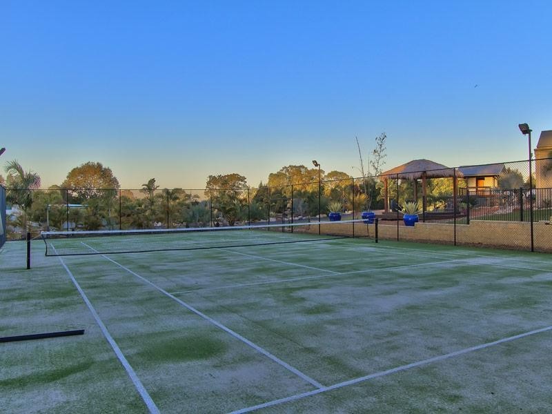 8 Lauren Place, Chandler QLD 4155