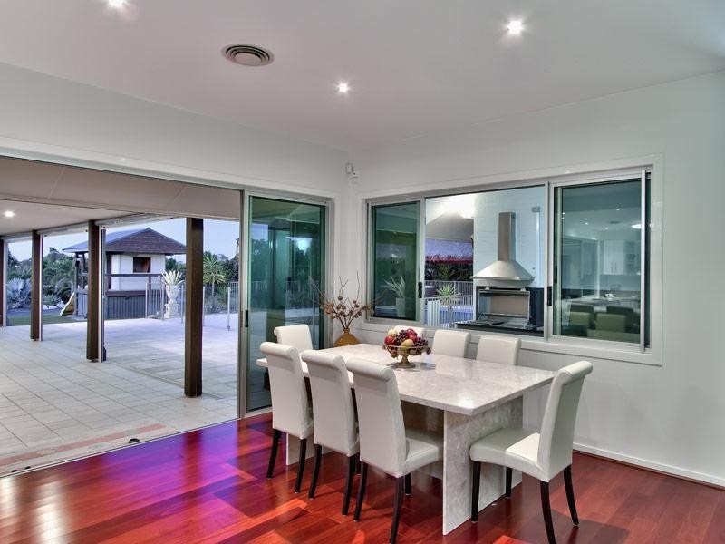 8 Lauren Place, Chandler QLD 4155
