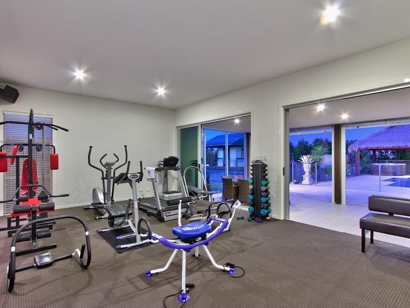 8 Lauren Place, Chandler QLD 4155