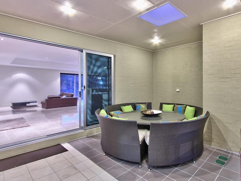 8 Lauren Place, Chandler QLD 4155