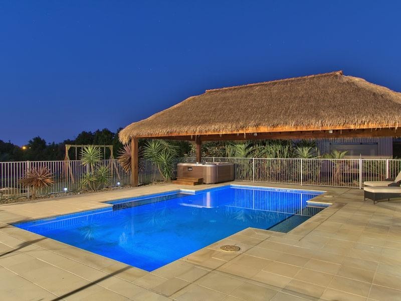 8 Lauren Place, Chandler QLD 4155