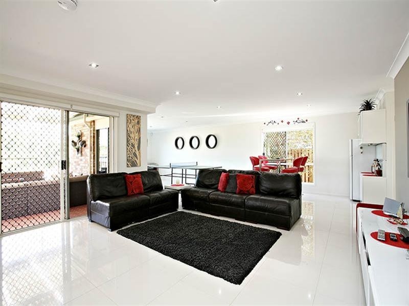 26 Oak Place, Mackenzie QLD 4156