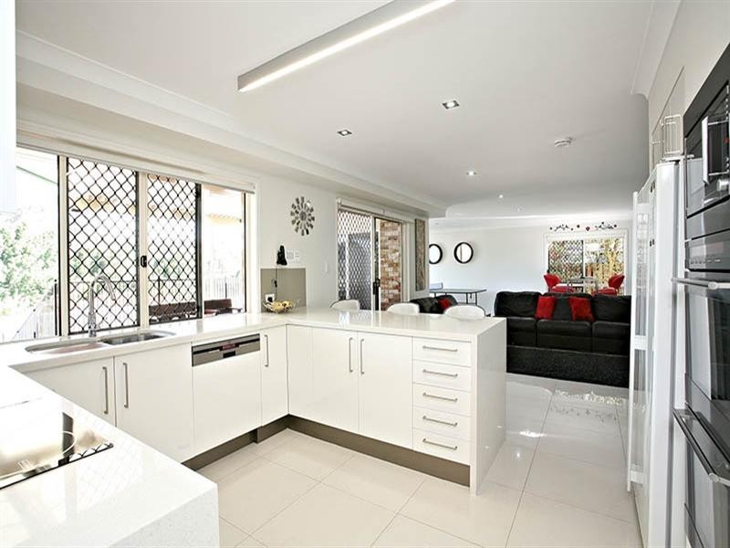 26 Oak Place, Mackenzie QLD 4156