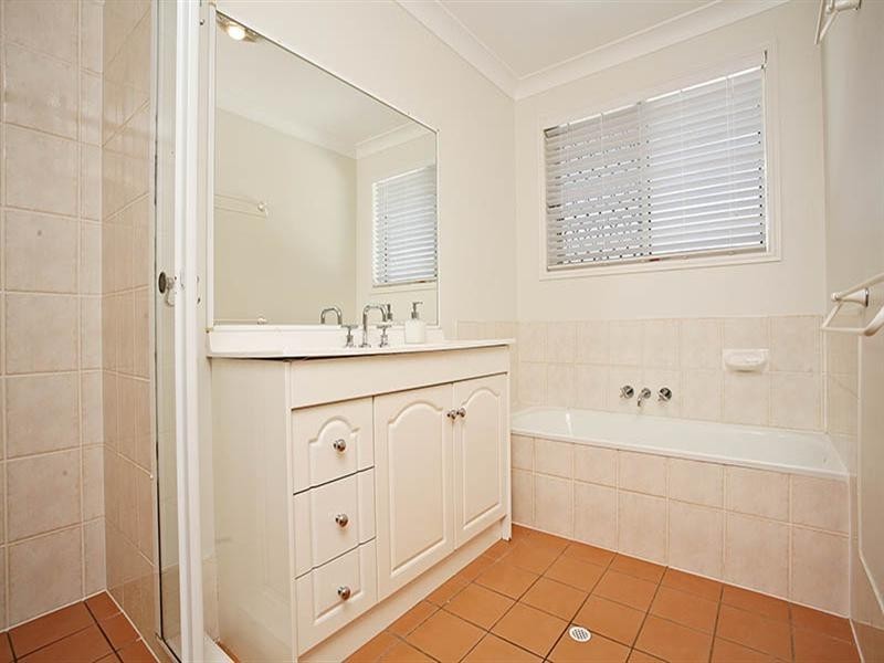 26 Oak Place, Mackenzie QLD 4156