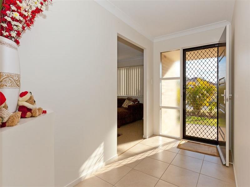 12 Cola Crescent, Wynnum West QLD 4178