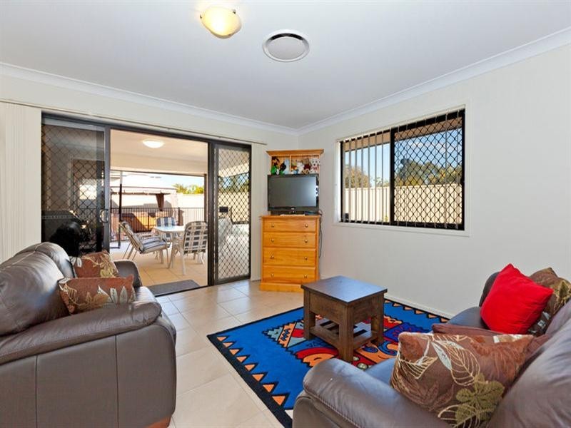 12 Cola Crescent, Wynnum West QLD 4178