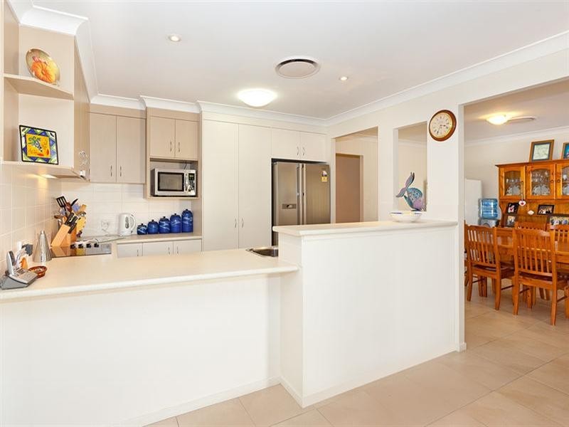 12 Cola Crescent, Wynnum West QLD 4178