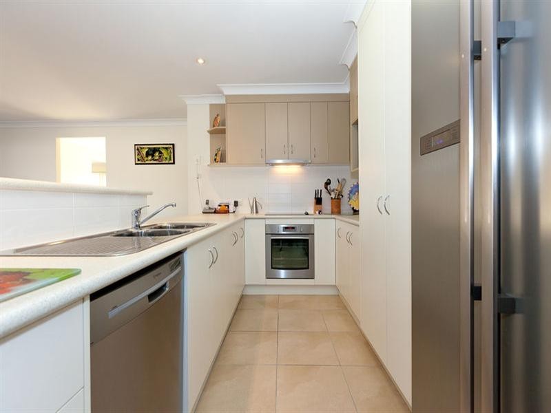 12 Cola Crescent, Wynnum West QLD 4178