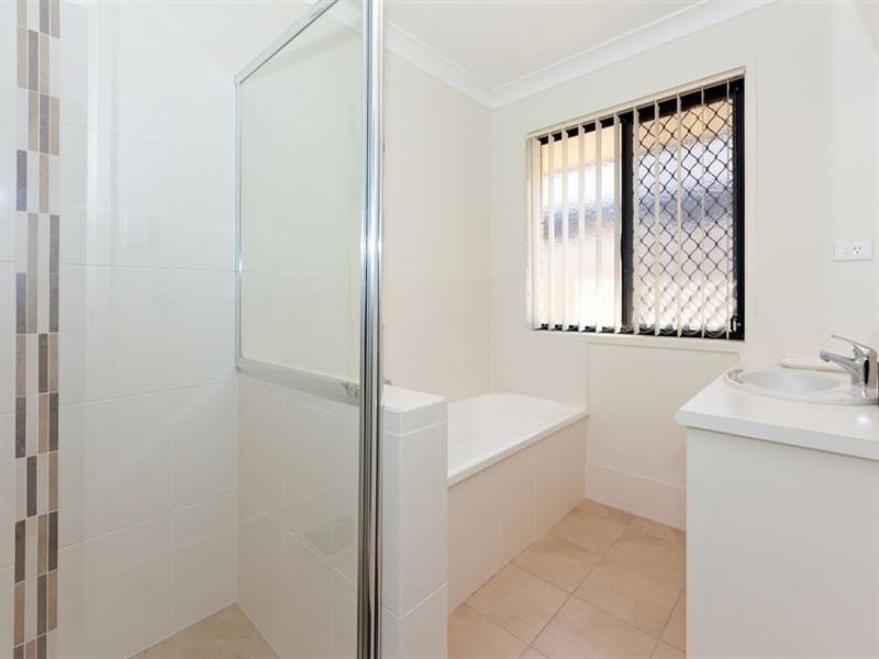 12 Cola Crescent, Wynnum West QLD 4178