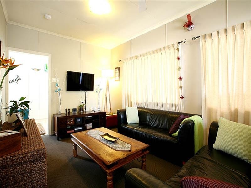 66 McIlwraith Avenue, Norman Park QLD 4170