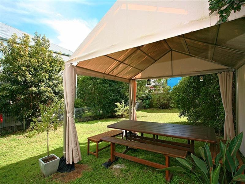 66 McIlwraith Avenue, Norman Park QLD 4170