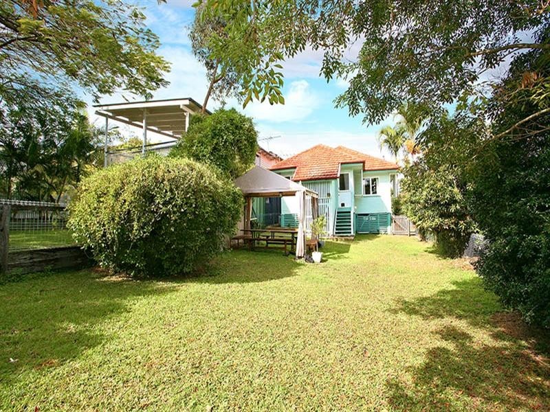 66 McIlwraith Avenue, Norman Park QLD 4170