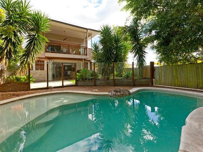 74A Shakespeare Street, Coorparoo QLD 4151