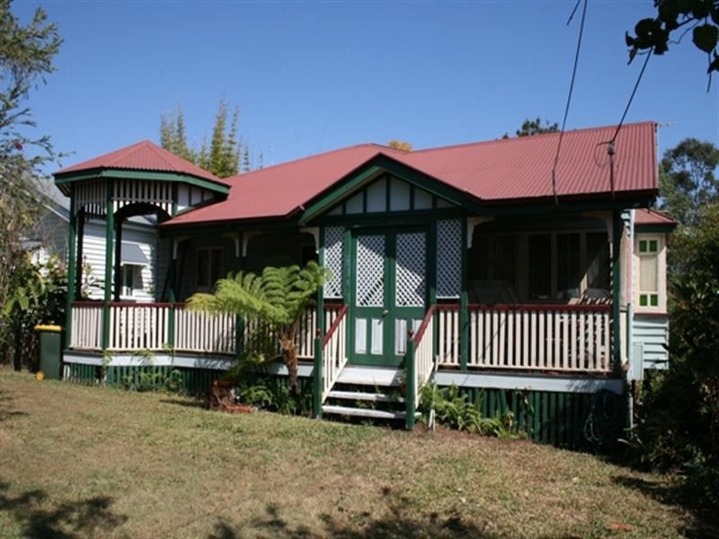 15 Hall Avenue, Norman Park QLD 4170