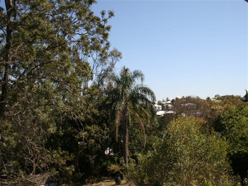 15 Hall Avenue, Norman Park QLD 4170