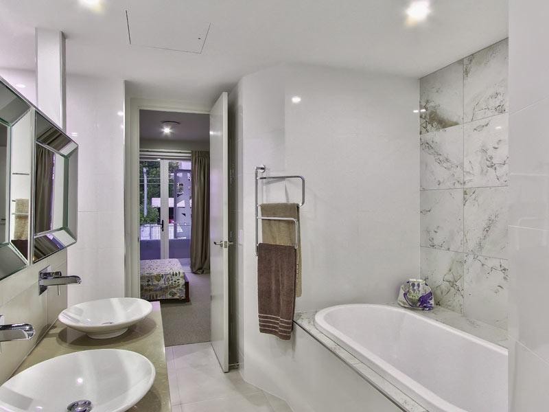 34 Birkalla Street, Bulimba QLD 4171