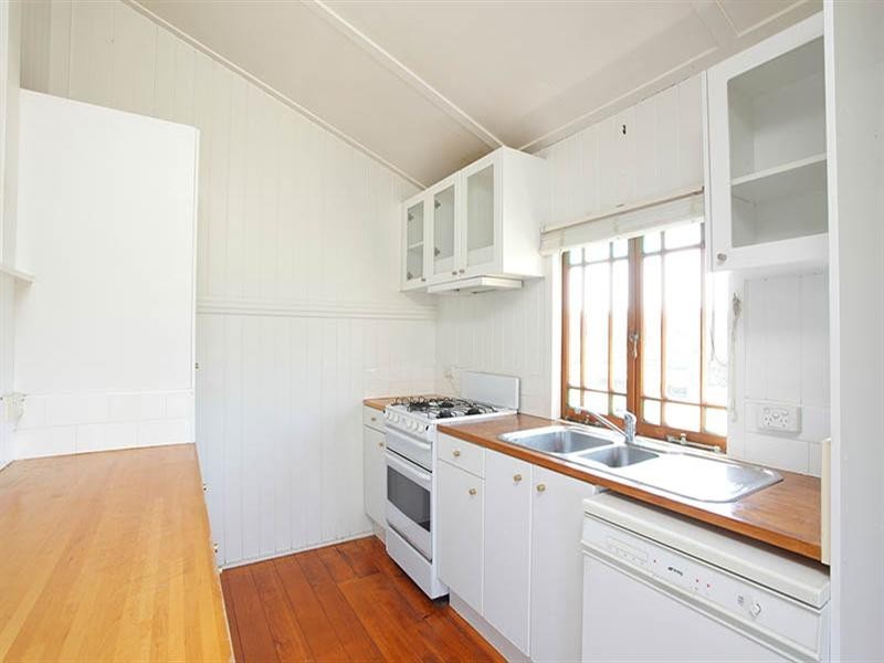 41 Norman Avenue, Norman Park QLD 4170