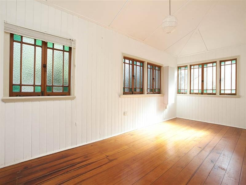 41 Norman Avenue, Norman Park QLD 4170