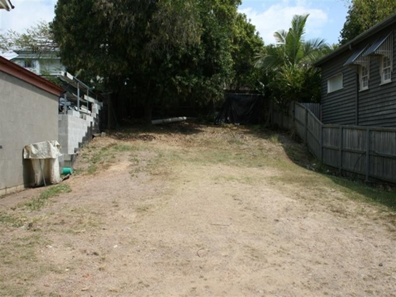 81 Hipwood Street, Norman Park QLD 4170