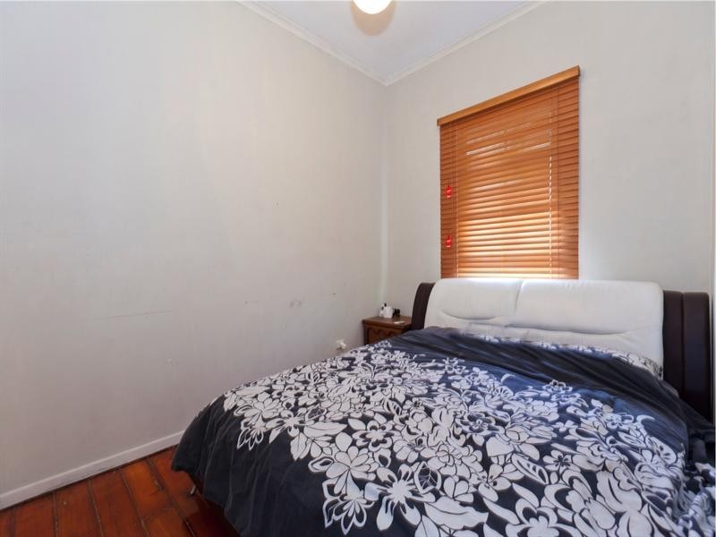 22 Moore Street, Morningside QLD 4170