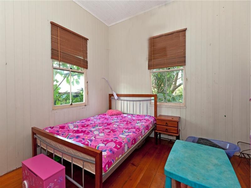 22 Moore Street, Morningside QLD 4170