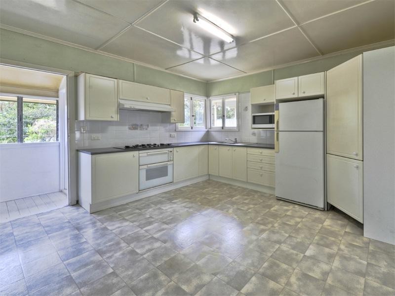 84 Molloy Road, Cannon Hill QLD 4170