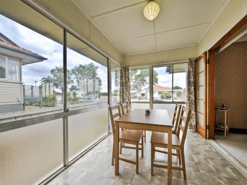 84 Molloy Road, Cannon Hill QLD 4170