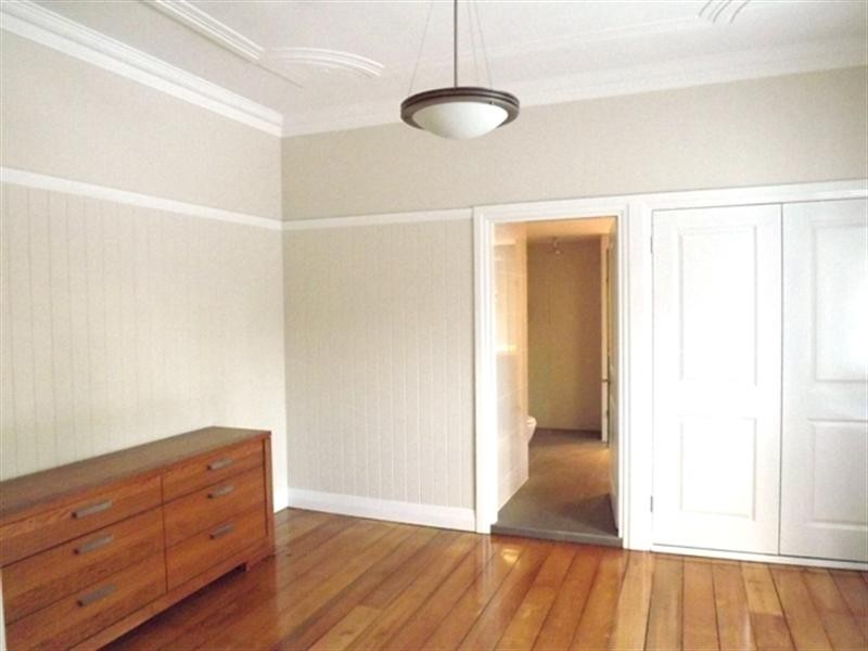 Holland Park QLD 4121