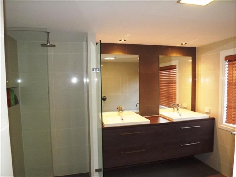 Holland Park QLD 4121