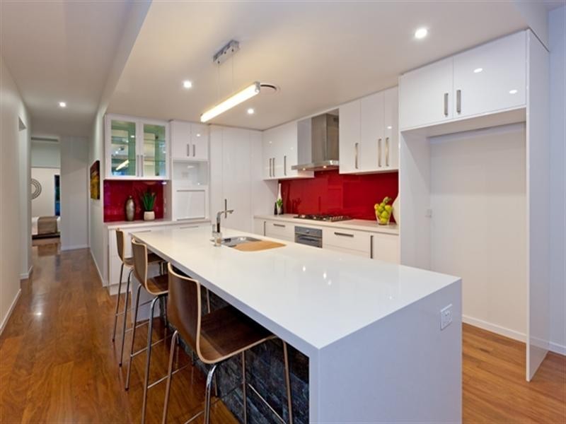 11 Rowsley Street, Greenslopes QLD 4120