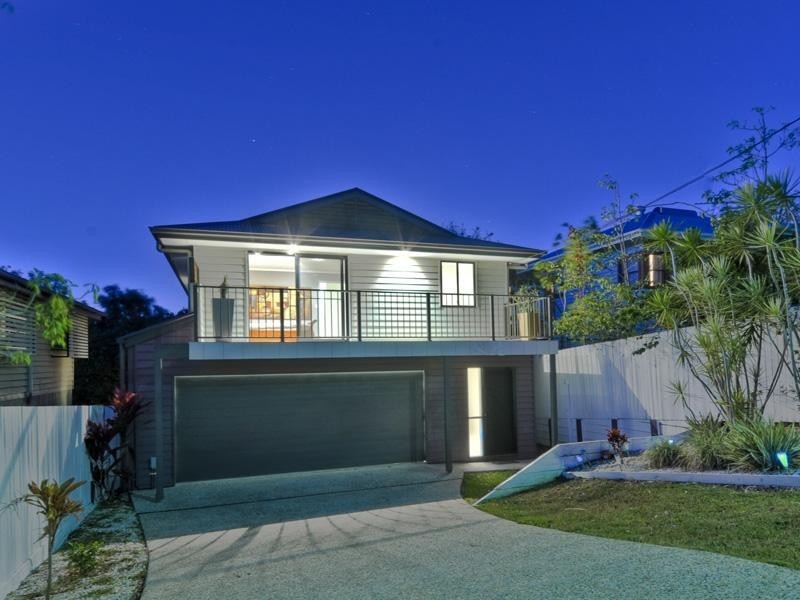 8 Favius Avenue, Seven Hills QLD 4170