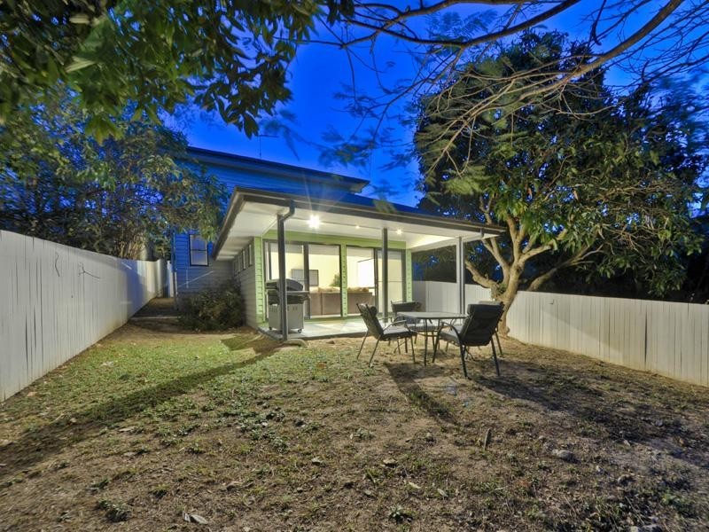 8 Favius Avenue, Seven Hills QLD 4170