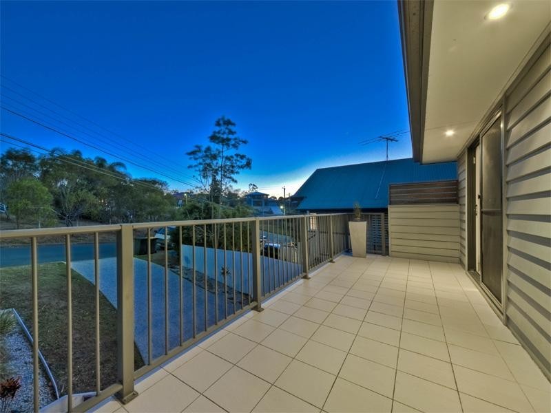 8 Favius Avenue, Seven Hills QLD 4170