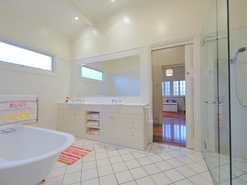 33 Katoomba Avenue, Hawthorne QLD 4171