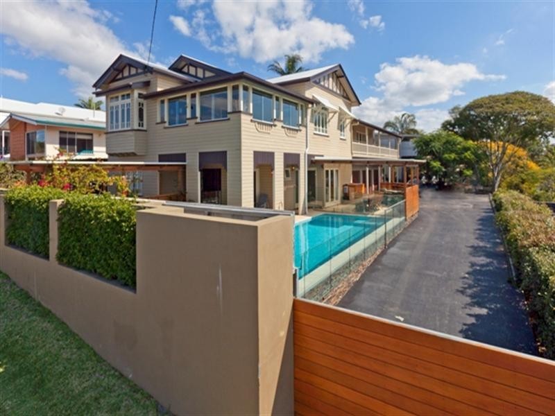 19 Arnold Street, Manly QLD 4179