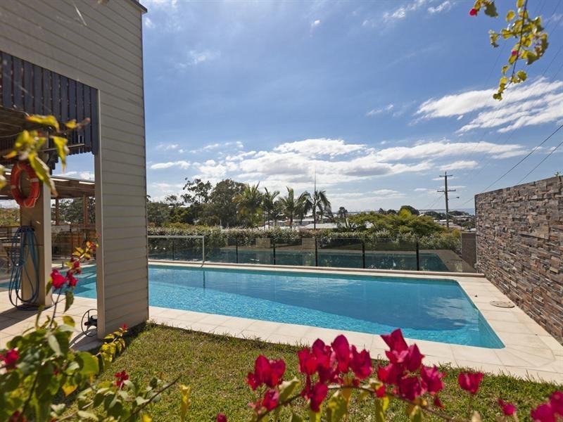 19 Arnold Street, Manly QLD 4179