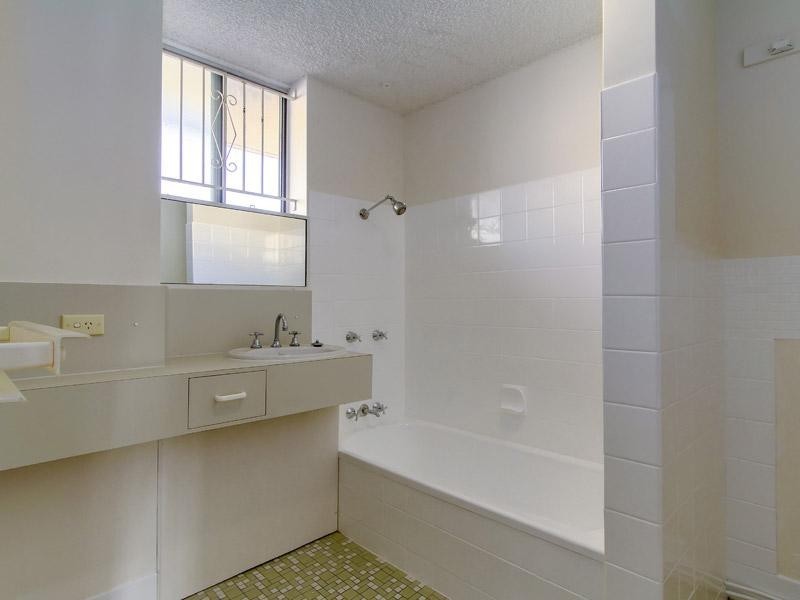 2/55 Burrai Street, Morningside QLD 4170