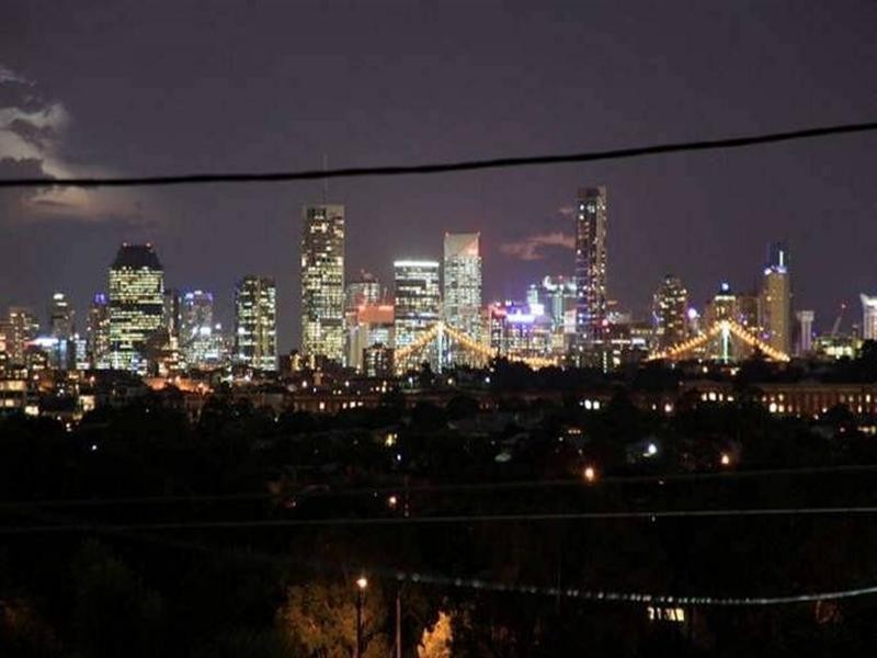 9 Ryan Avenue, Balmoral QLD 4171