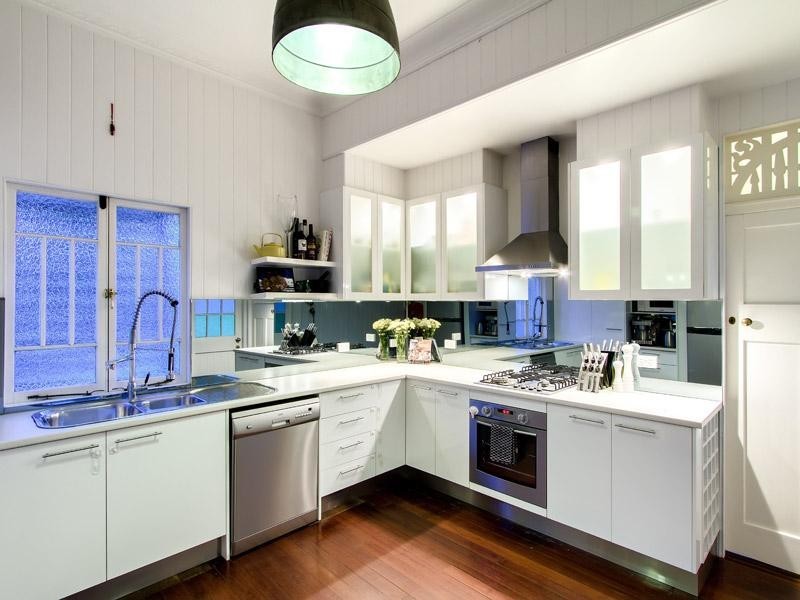 84 Riding Road, Hawthorne QLD 4171