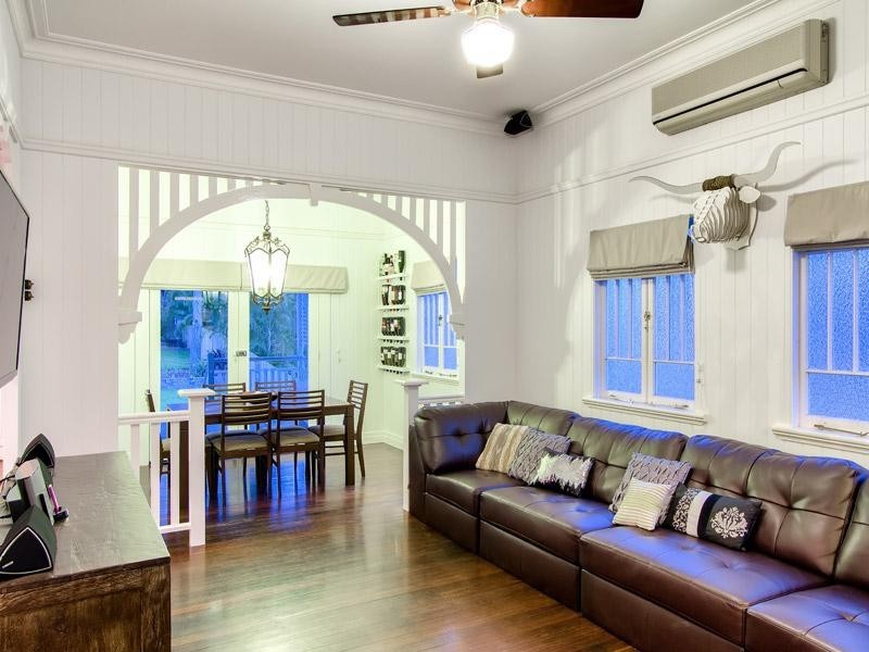 84 Riding Road, Hawthorne QLD 4171