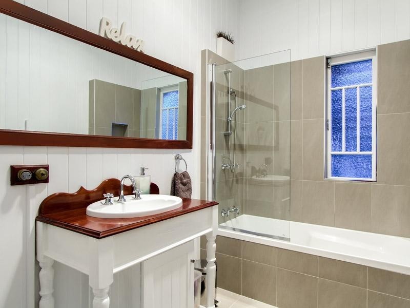 84 Riding Road, Hawthorne QLD 4171